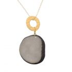 Celeste ketting met hanger van tagua en een goudkleurige ring - grijs