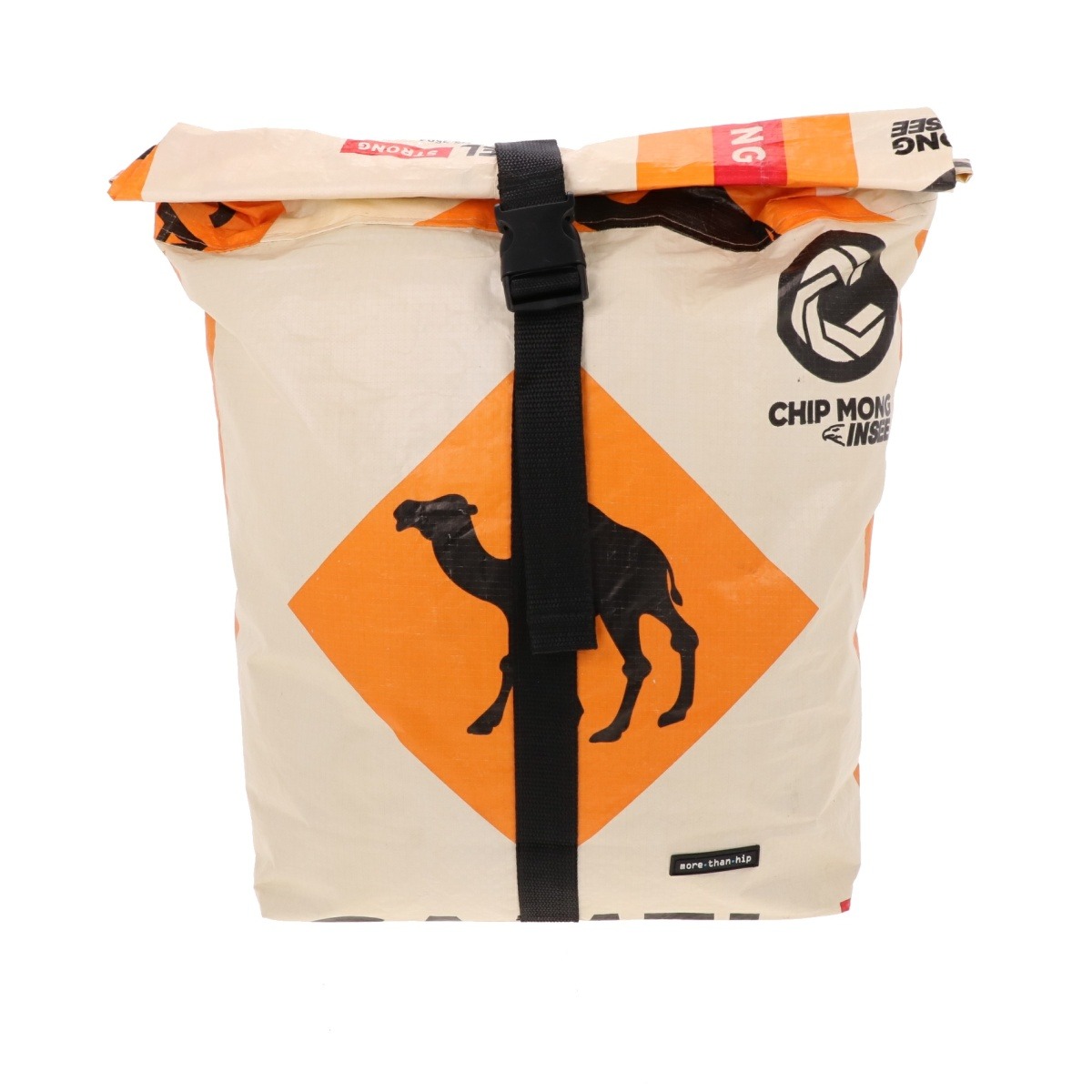 Rolltop laptoprugtas 15.6 inch van geupcyclede cementzakken Chamroeun kameel